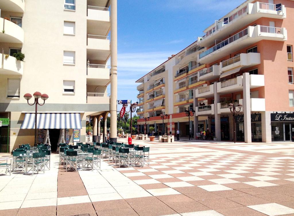 Residence Odalys Les Pins Bleus Juan-les-Pins Exterior photo